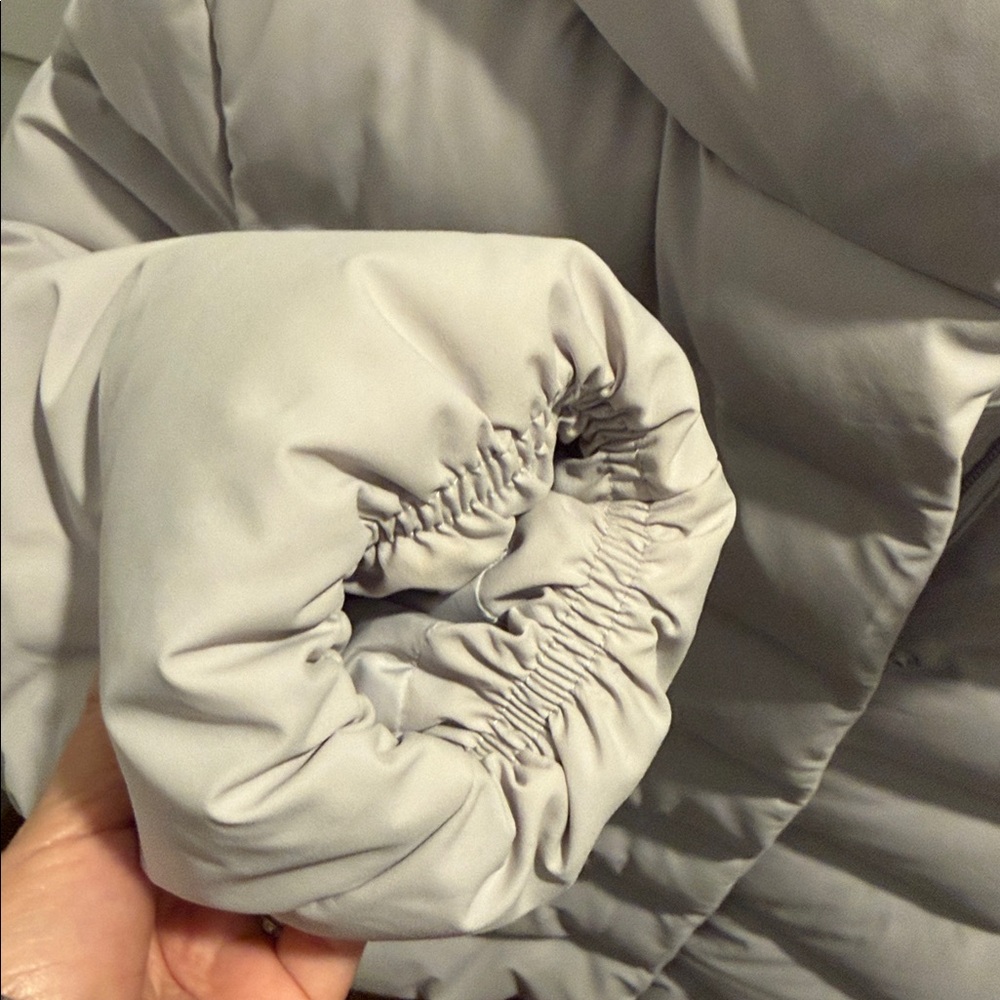 Uniqlo Down Parka Puffer Jacket - used only a few times!π€ - Picture 3 of 6